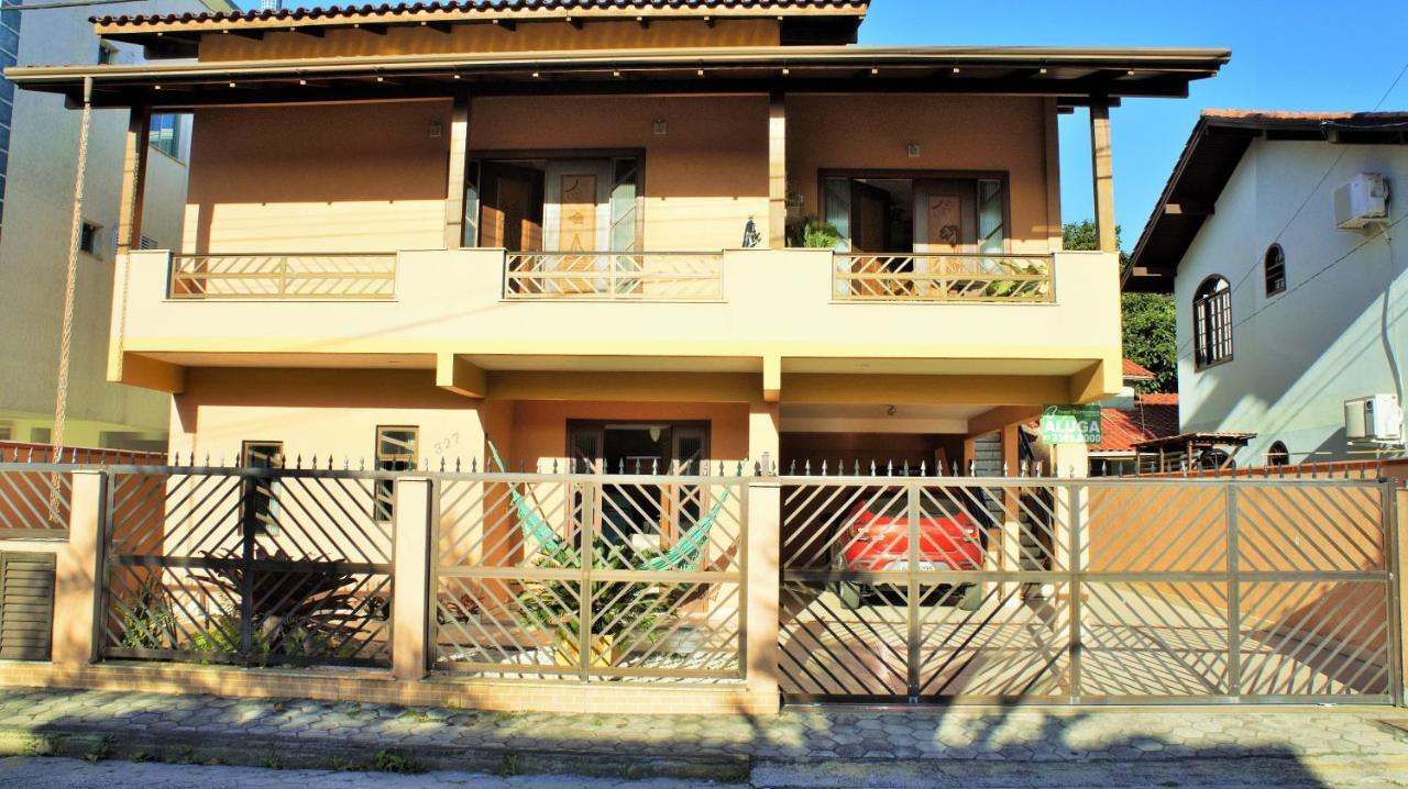Casa 02 dorm na Rua Salmao Bombinhas Exterior foto